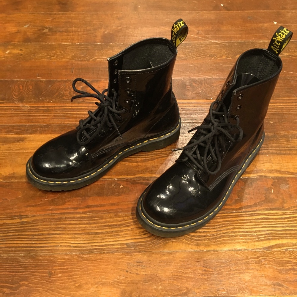Dr. Marten’s 1460 women’s combat boot